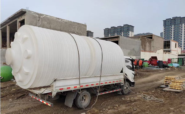 PE武威塑料大桶运输中