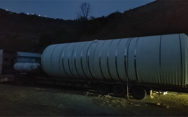 武威圆桶运输途中